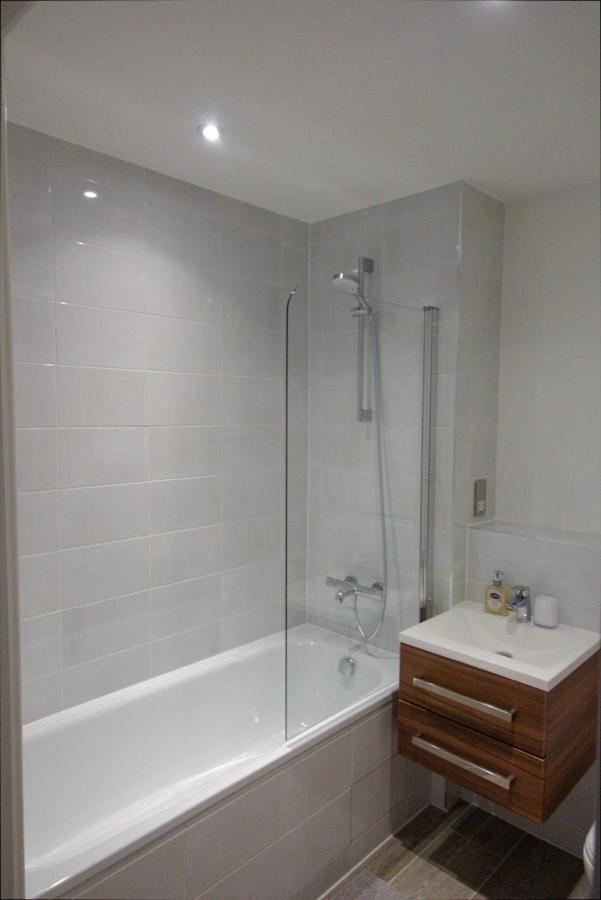 Modern 2 Bed Apartment With Central Location Birmingham Exterior photo